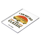 私は歳ではない私はレトロ車のおもしろいデザイン ノートブック (左側)