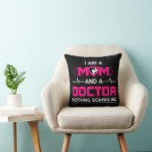 私は母であり、医者である私は何も怖い最高の- D クッション (椅子)