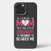 私は母で動物学者だが何も怖くない iPhoneケース (裏面)
