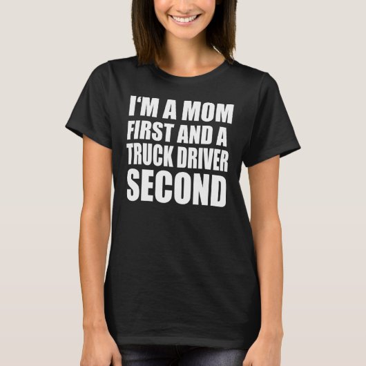 私は母とトラック運転手のグラフィカル文字 Tシャツ (正面)