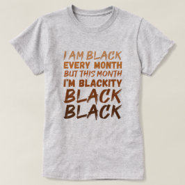 私は毎月黒いが、今月は黒い Tシャツ