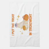 私は治療をトリートメントレトロおもしろいナース医師に入れる キッチンタオル (縦)