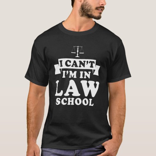 私は法科弁護士の学生の中に入ることができない2 Tシャツ (正面)