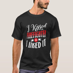 私は消防士にキスして蛍が好きだった Tシャツ