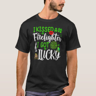 私は消防士にキスし、私はラッキー得セントパトリック Tシャツ