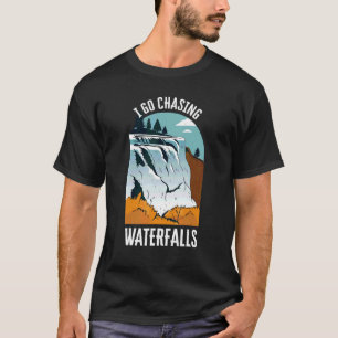 私は滝を追いかけて自然滝 Tシャツ
