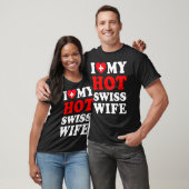 私は熱いスイスの妻の夫が大好き Tシャツ (ユニセックス)