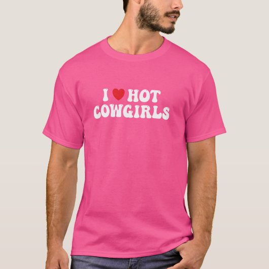 私は熱い女性のカーボーイ赤いハート女性のカーボーイウェスタンオード Tシャツ (正面)