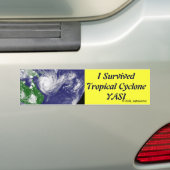 私は熱帯低気圧YASIを生き延びました バンパーステッカー (車上)