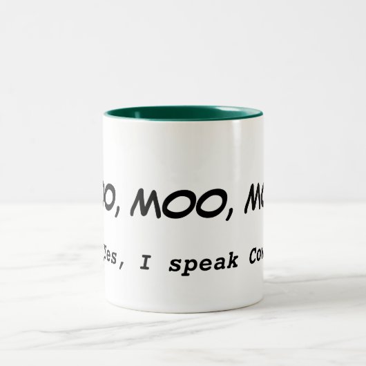 私は牛おもしろいな引用文のマグを話します ツートーンマグカップ (中央)
