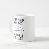 私は犬がより良い懸命を持つことができるように仕事をする コーヒーマグカップ (正面左)