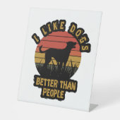 私は犬のほうが人より好きだ 台座サイン (正面)