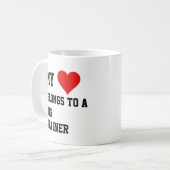 私は犬のトレーナーマグに所属している コーヒーマグカップ (正面左)