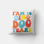 私は犬の年で10歳70誕生日グルービー犬の恋人 クッション (正面)