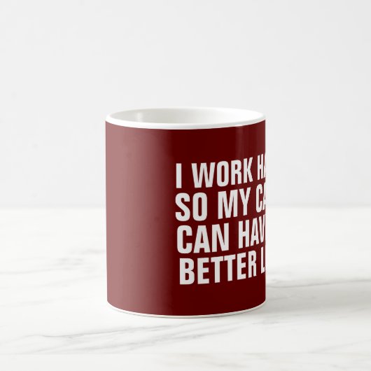 私は猫が懸命のマグを持つようにしている コーヒーマグカップ (中央)