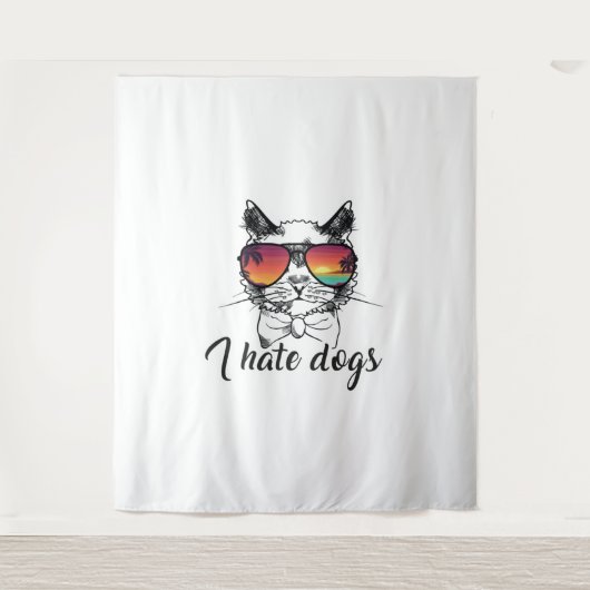 私は猫の友達おもしろいに犬のプレゼントが嫌い タペストリー (正面)