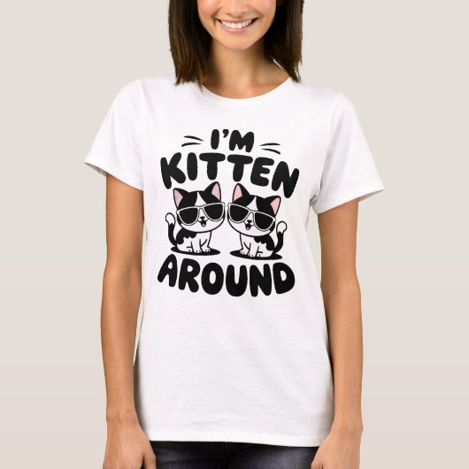 私は猫をのまわりに飼う Tシャツ (正面)