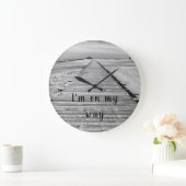 私は白黒のビーチに行く ラージ壁時計 (ホーム)