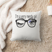 私は目の影を追う非常に神経質な女の子だ クッション (ブランケット)