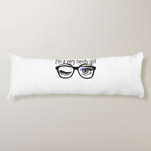 私は目の影を追う非常に神経質な女の子だ ボディピロー (正面)