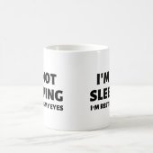 私は眠っていない目を休めている コーヒーマグカップ (中央)
