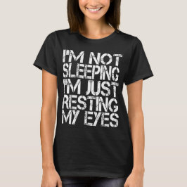 私は眠っていない目を休んでいるだけ父の Tシャツ