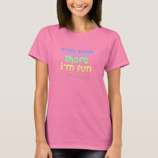 私は短くないです私ですおもしろいによって大きさで分類されるティー Tシャツ