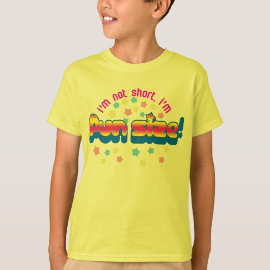私は短くないです、私ですおもしろいのサイズ! Tシャツ (正面)
