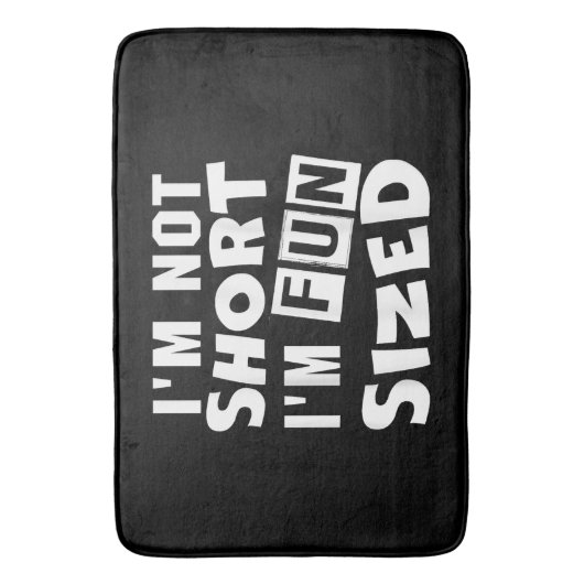 私は短くはない私はおもしろいサイズTシャツのおもしろい諺 バスマット (正面縦)