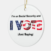 私は社会保障に賛成で投票する セラミックオーナメント (左)