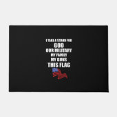 私は神のために立つ私の軍隊私の家族の銃 ドアマット (正面)