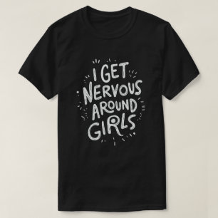 私は神経質な女のまわりにの子のおもしろいことわざ引用文 Tシャツ