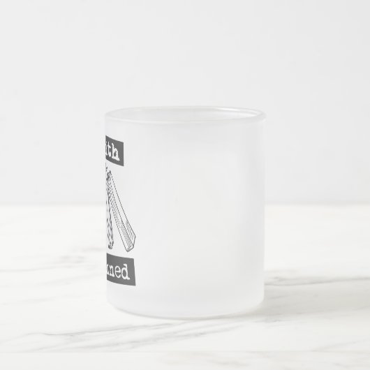 私は禁止された本を持っている フロストグラスマグカップ (中央)