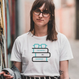 私は禁止された本を持っている Tシャツ