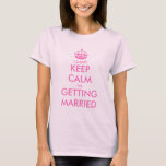 私は私がピンクのTシャツを結婚している平静を保つことができません Tシャツ<br><div class="desc">私は私がピンクのTシャツを結婚している平静を保つことができません。 結婚したな女性があるすぐにのためのPersonalizableのテンプレートのデザイン。 あなた自身の名前入り「保ち、平静を続けていきます」パロディを作成して下さい。 あなた自身のおもしろいな文字を作成するのに王冠とのこのテンプレートを使用して下さい。 よりカスタムな色およびヴィンテージのkeepcalmandcarryonのデザインは利用できます。</div>