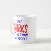 私は私が人々のマグを好むよりよい鮫を好みます コーヒーマグカップ (正面左)