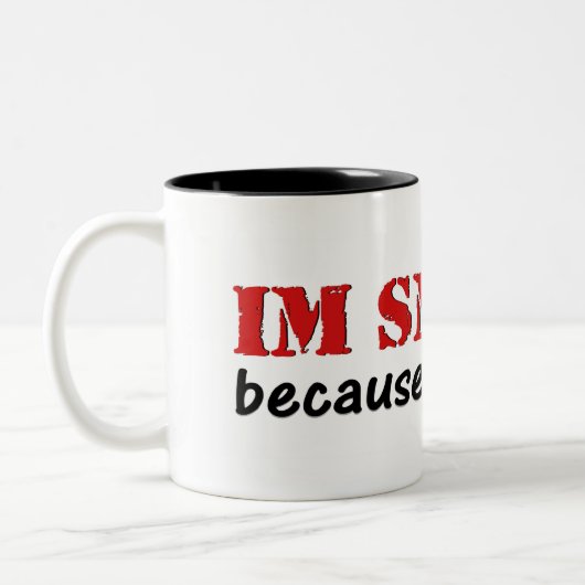 私は私が屁をしたので微笑しています! ツートーンマグカップ (左)