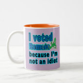 私は私が馬鹿- Brexitではないので残ります投票しました ツートーンマグカップ (左)