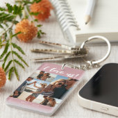 私は私たちを愛するスクリプト名フォトコラージピンク キーホルダー (正面右)