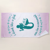 私は私によってが人魚のおもしろいのモノグラムである魚Cuzのように飲みます ビーチタオル (正面)