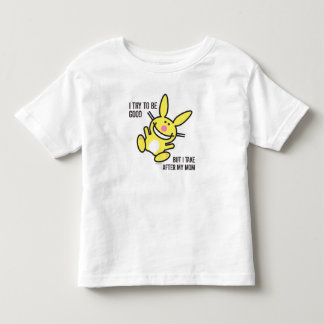私は私のお母さんの後で取ります トドラーTシャツ