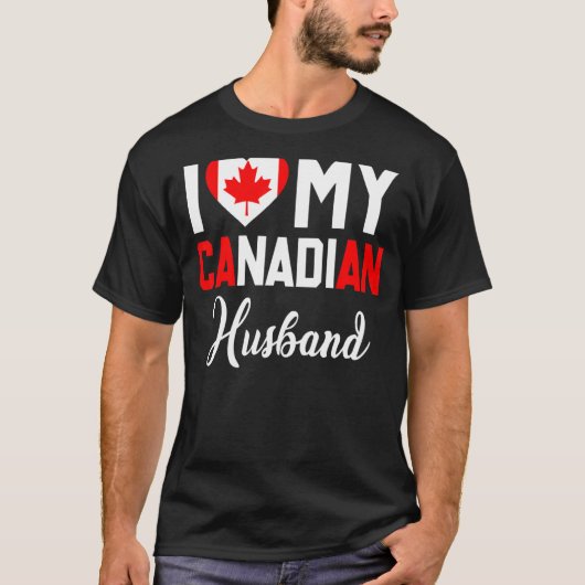 私は私のカナダの夫カナダ国旗Couが大好結婚したき Tシャツ (正面)