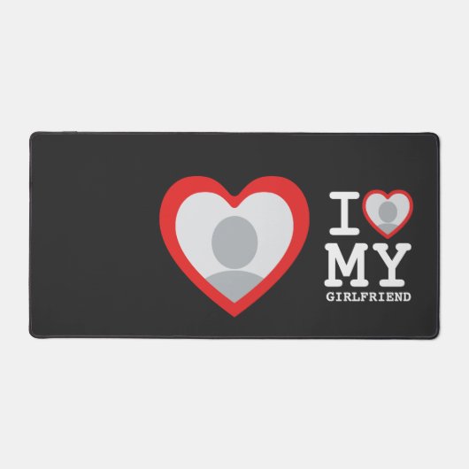 私は私のガールフレンドのハート写真が大好き デスクマット (正面)