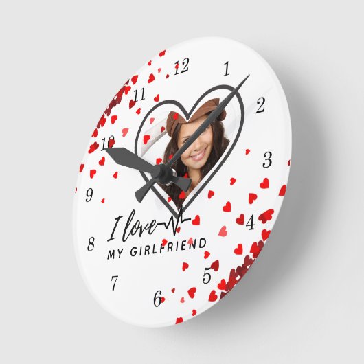 私は私のガールフレンドの写真のギフトのハートを愛していパーソナライズされたる ラウンド壁時計 (傾斜)