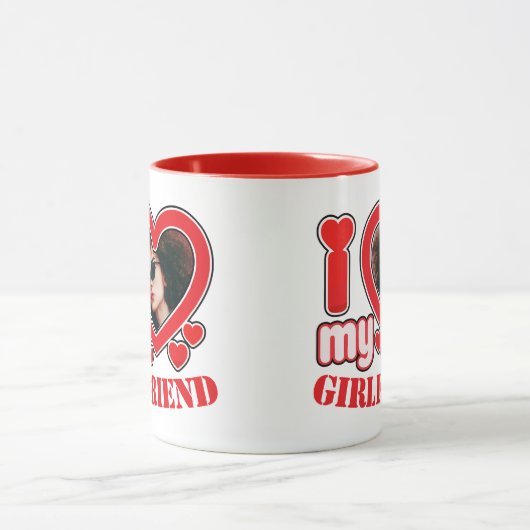 私は私のガールフレンドの写真パーソナライズされた文字が大好き マグカップ (中央)