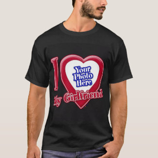 私は私のガールフレンドを愛する写真赤いハートブラック Tシャツ