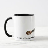 私は私のギターによって彼女が…とき遊びます マグカップ (左)