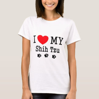私は私のシーズー（犬） Tzuを愛します! Tシャツ