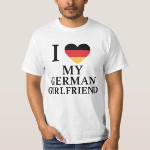 私は私のドイツのガールフレンドが大好きドイツ国旗のハート Tシャツ