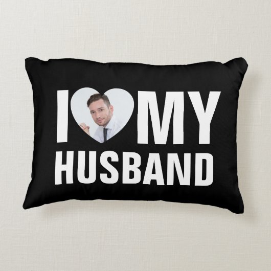 私は私のパートナーの写真カスタムハートと文字が大好き アクセントクッション (裏面)